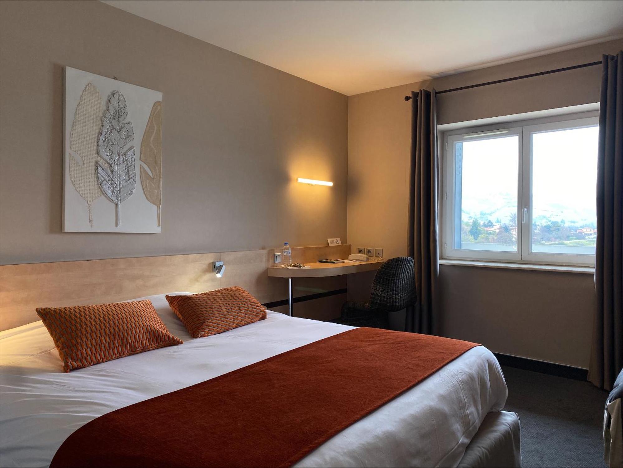 Hotel Le Bellevue Les Roches-de-Condrieu Luaran gambar